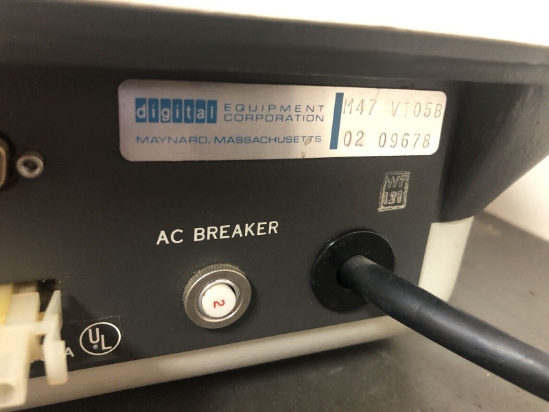 File:DEC VT05 305002197651-14.jpg